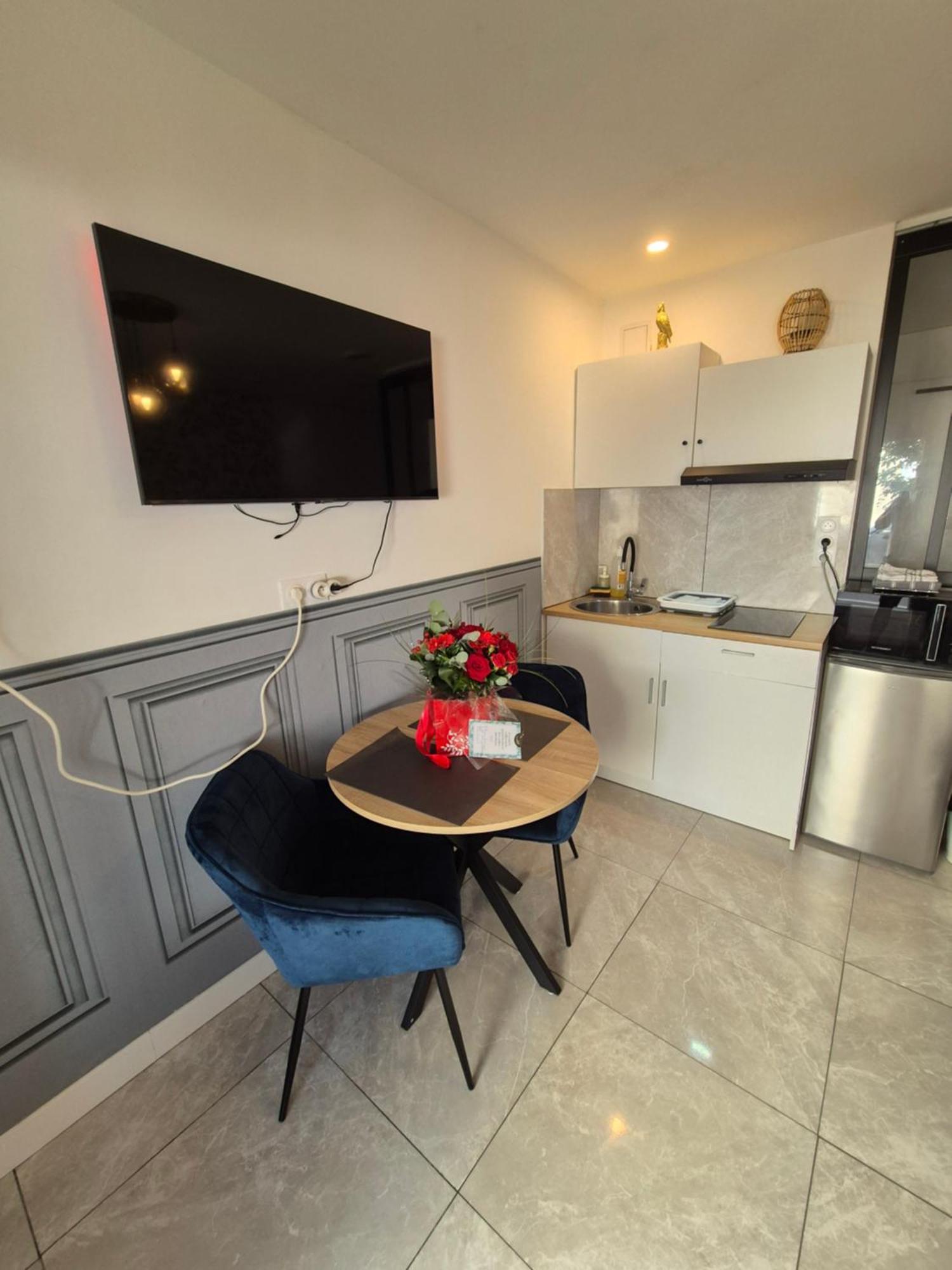Le Nid Douillet Calme Proche Du Centre Parking Video Projecteur Apartment Brest Exterior photo
